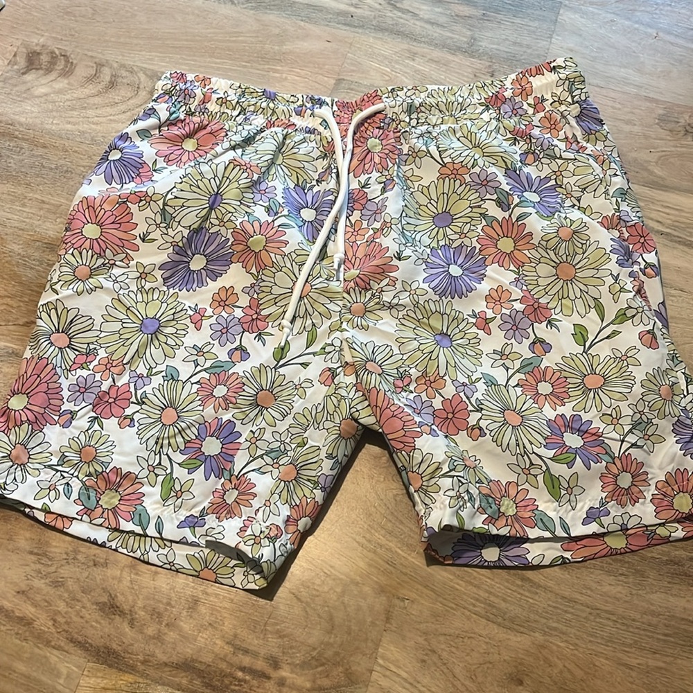 Barney Cools Floral Men’s Swim Trunks Size Medium